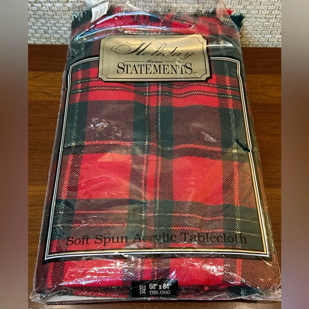 🎄🌟HP🌟VTG 2000s Red, Green, Gold Tartan Plaid Holiday Soft Acrylic Tablecloth - Picture 3 of 7